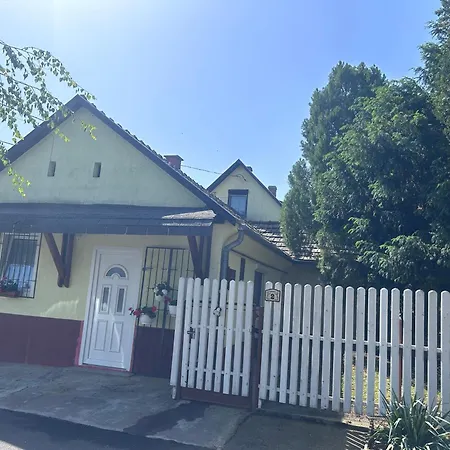 Muskatli Nyaralo Apartment Balatonujlak